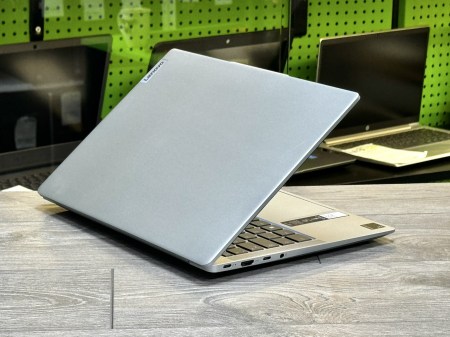 Lenovo Slim 5 14Q8X9 3